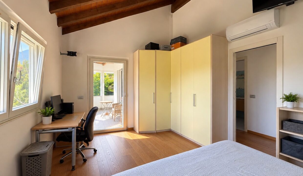 Lago Como Villa Moderna con Giardino - Dongo