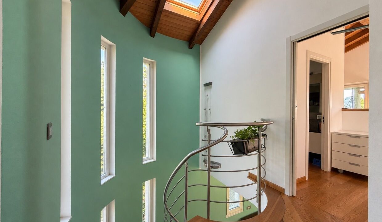 Lago Como Villa Moderna con Giardino - Dongo