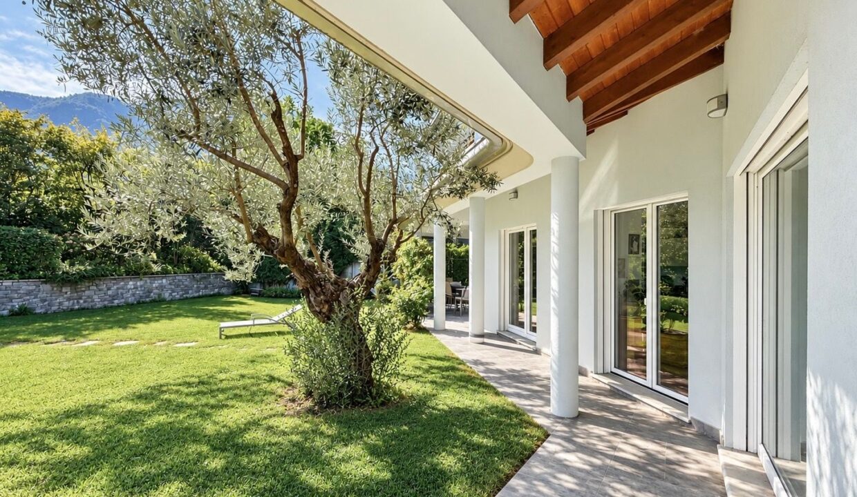 Lago Como Villa Moderna con Giardino - Dongo