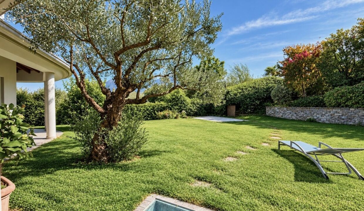 Lago Como Villa Moderna con Giardino - Dongo