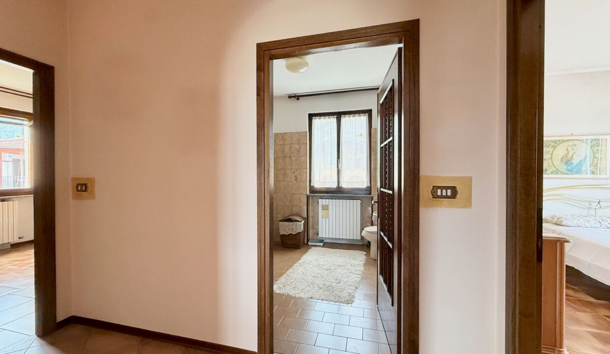 Villa Indipendente Dongo con Giardino 200mt Lago
