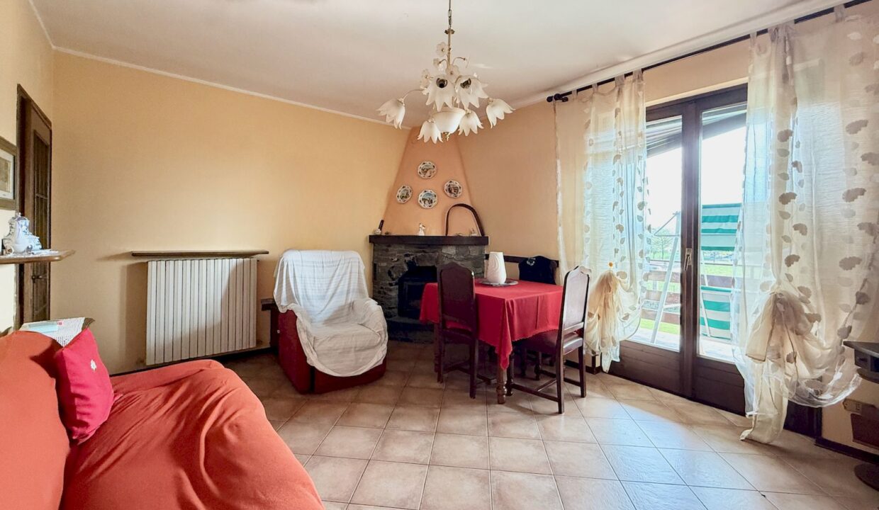 Villa Indipendente Dongo con Giardino 200mt Lago