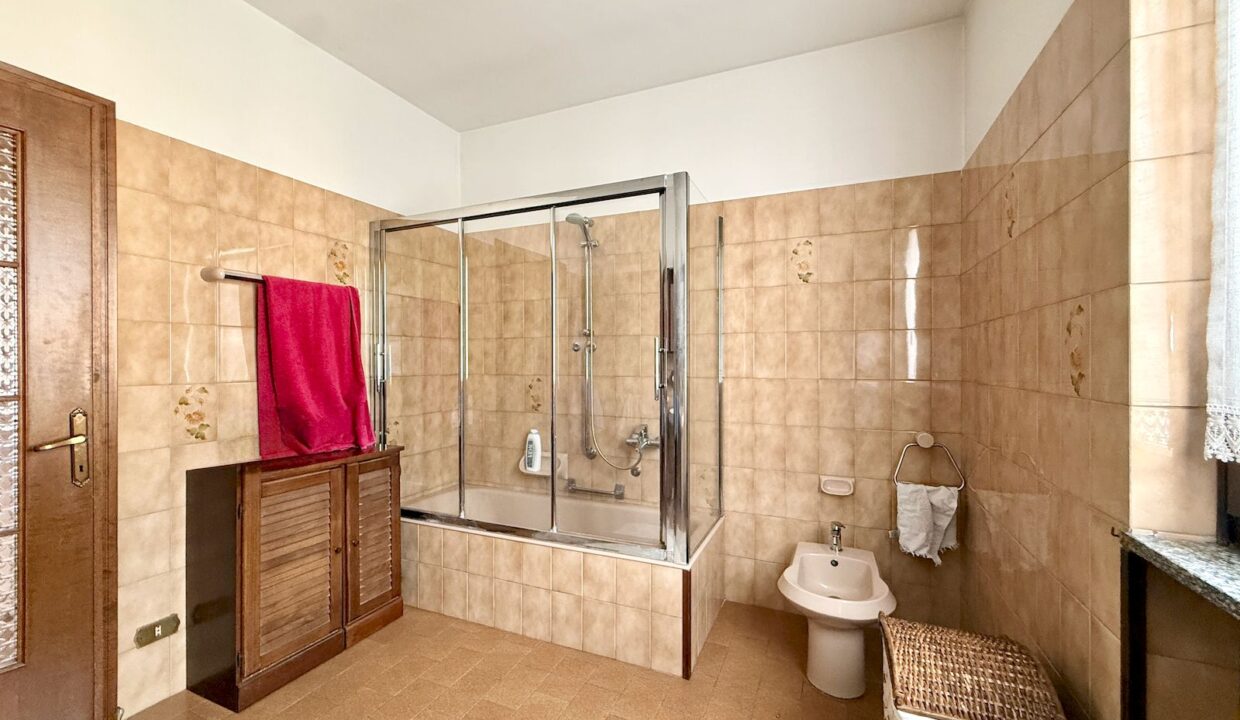 Villa Indipendente Dongo con Giardino 200mt Lago