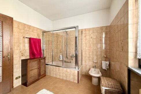 Villa Indipendente Dongo con Giardino 200mt Lago