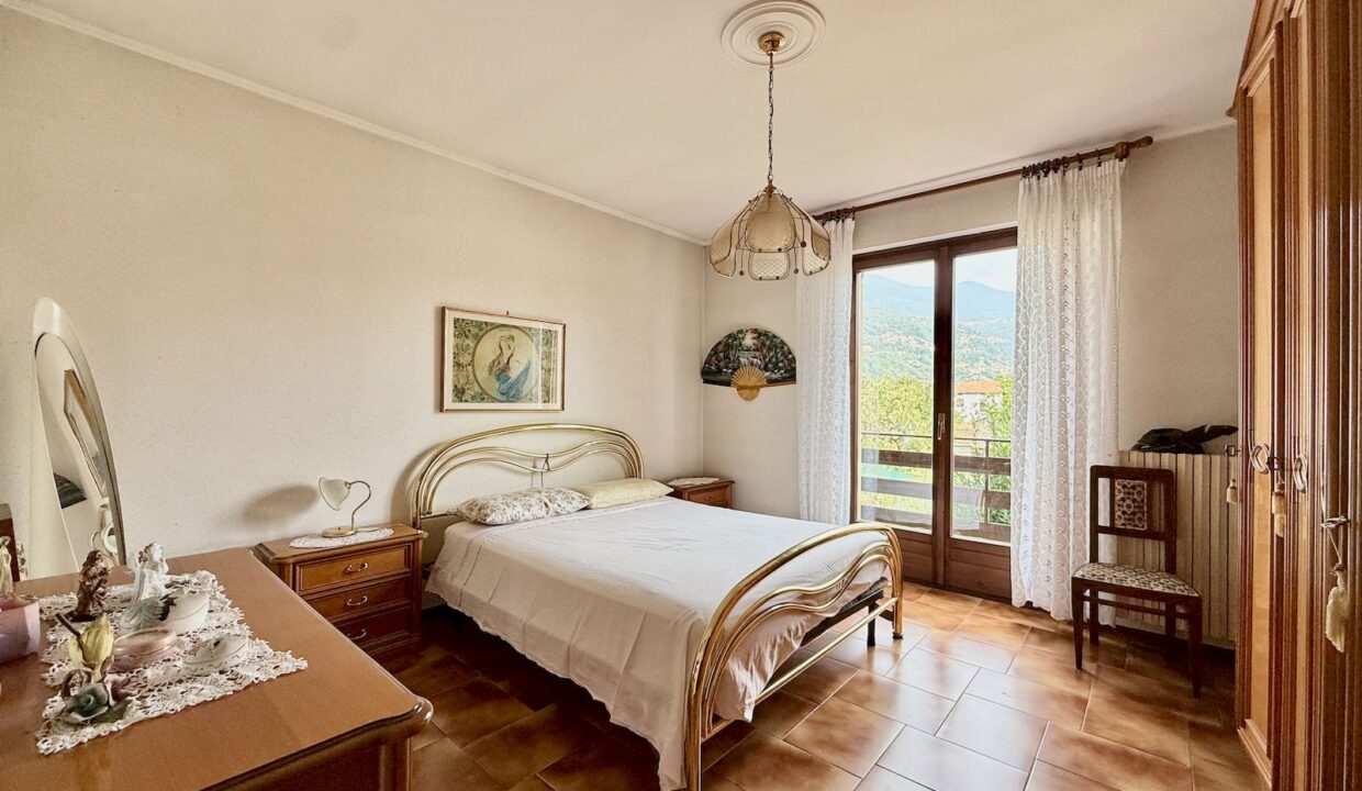 Villa Indipendente Dongo con Giardino 200mt Lago