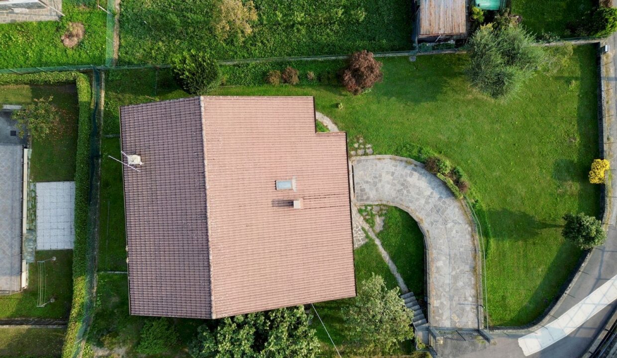Villa Indipendente Dongo con Giardino 200mt Lago