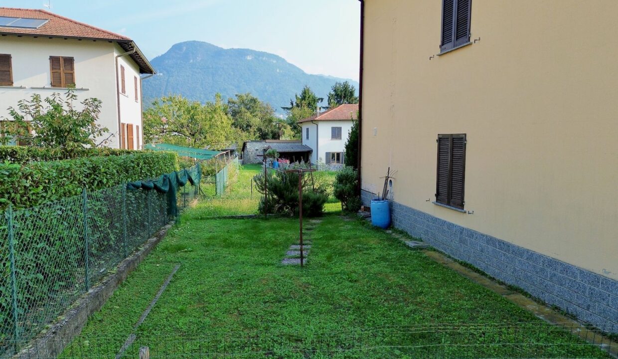 Villa Indipendente Dongo con Giardino 200mt Lago