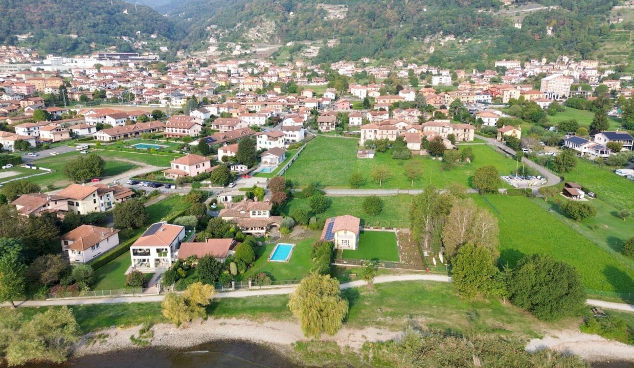 Villa Indipendente Dongo con Giardino 200mt Lago